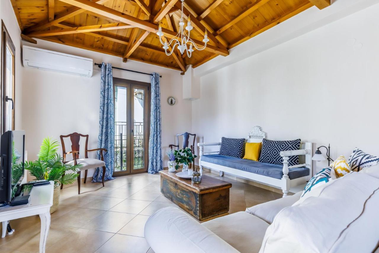 Petradi Town Apartment Skopelos Town Bagian luar foto